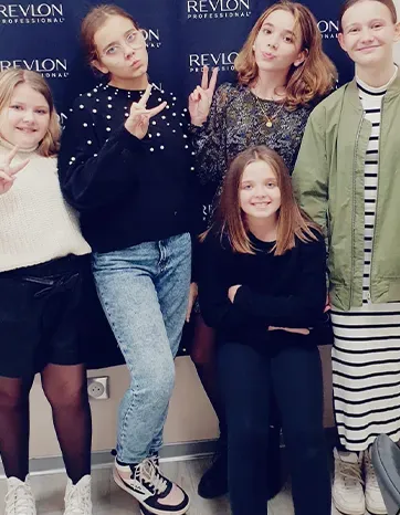Réalisation de coupes modernes pour filles et garçons à Teil2